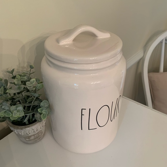 Rae Dunn LL Flour Canister - Picture 2 of 3